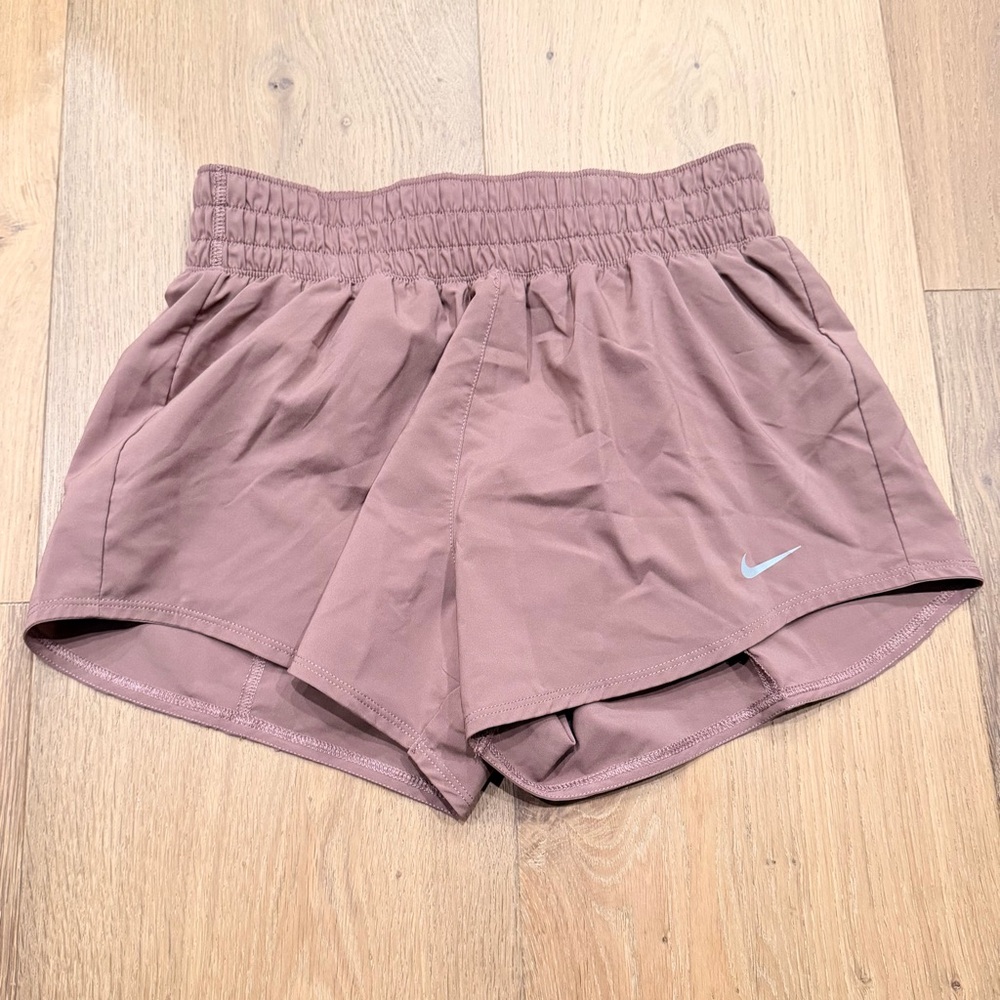 Nike Women’s Mauve Elastic-Waist Athletic Shorts